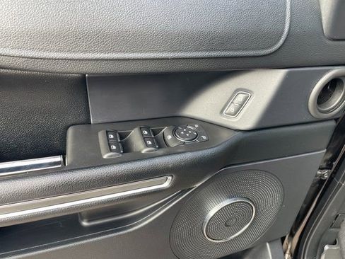 Used 2021 Ford Expedition Max XLT image 11