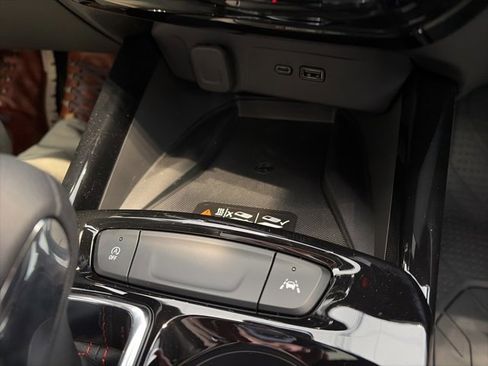 New 2026 Chevrolet Trax RS w/ Sunroof Package image 21