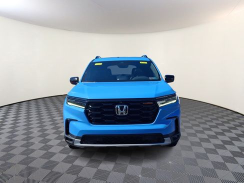 Used 2023 Honda Pilot TrailSport image 2