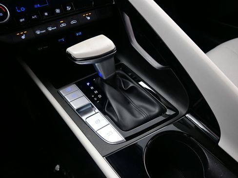 Certified 2023 Hyundai Elantra Limited image 23