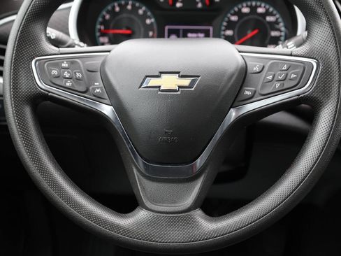 Used 2025 Chevrolet Malibu LS FWD image 18