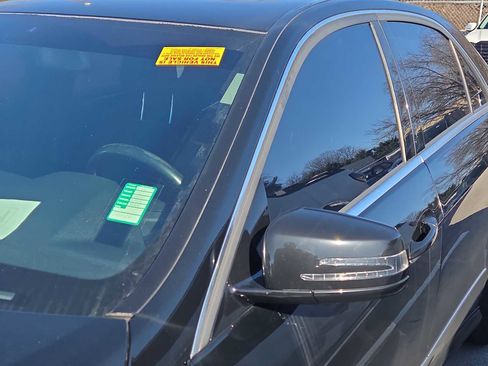 Used 2011 Mercedes-Benz E 350 BlueTEC Sedan image 11