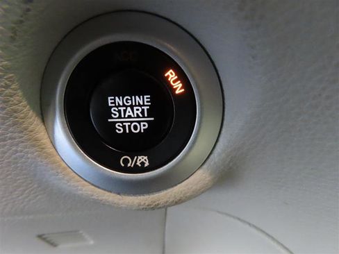 Used 2022 Chrysler Pacifica Limited image 26