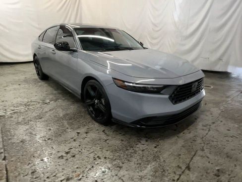 Used 2025 Honda Accord Sport image 2