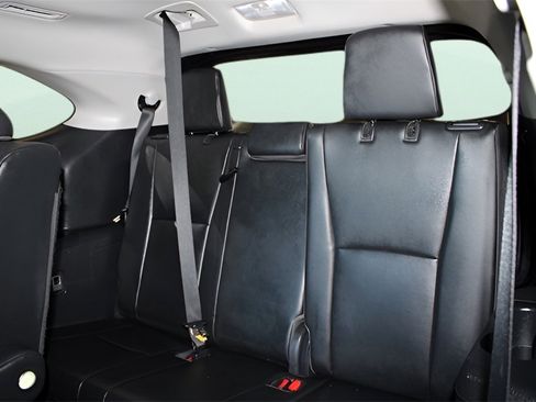 Used 2023 Toyota Highlander L image 18