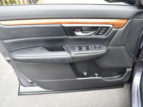 Used 2022 Honda CR-V Touring image 12