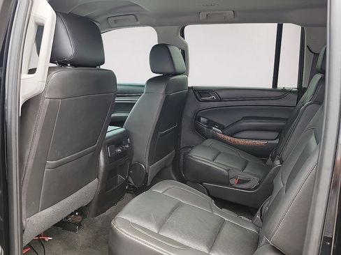 Used 2017 Chevrolet Suburban Premier RWD image 10