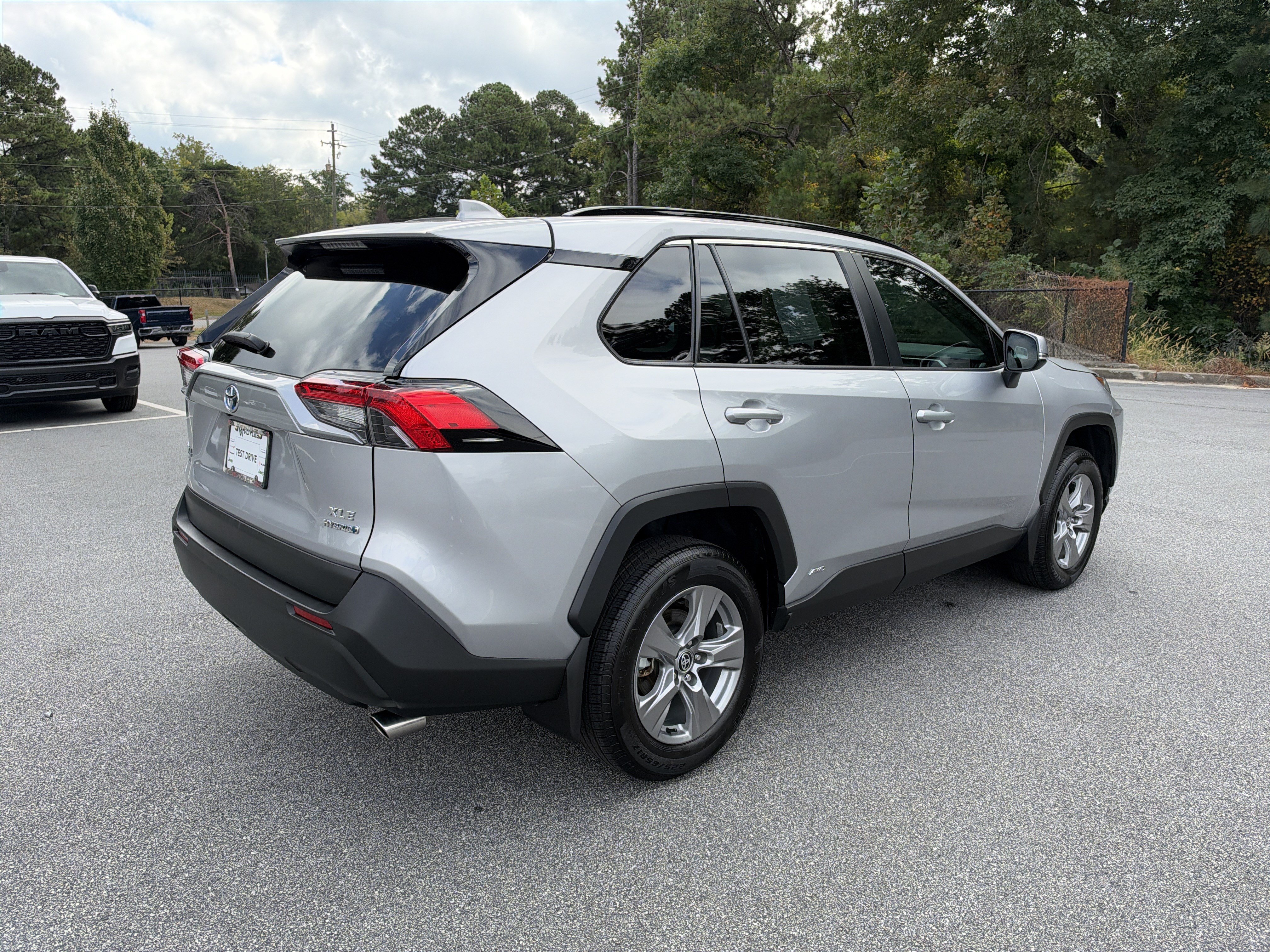Used 2024 Toyota RAV4 XLE w/ Convenience Package AWD/4WD image 8