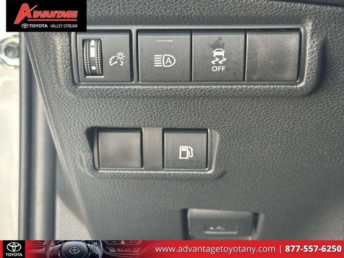 Used 2026 Toyota Corolla Cross AWD Hybrid image 22