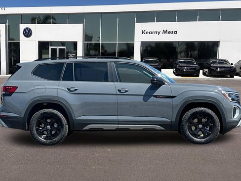 New 2026 Volkswagen Atlas Peak Edition AWD/4WD image 3