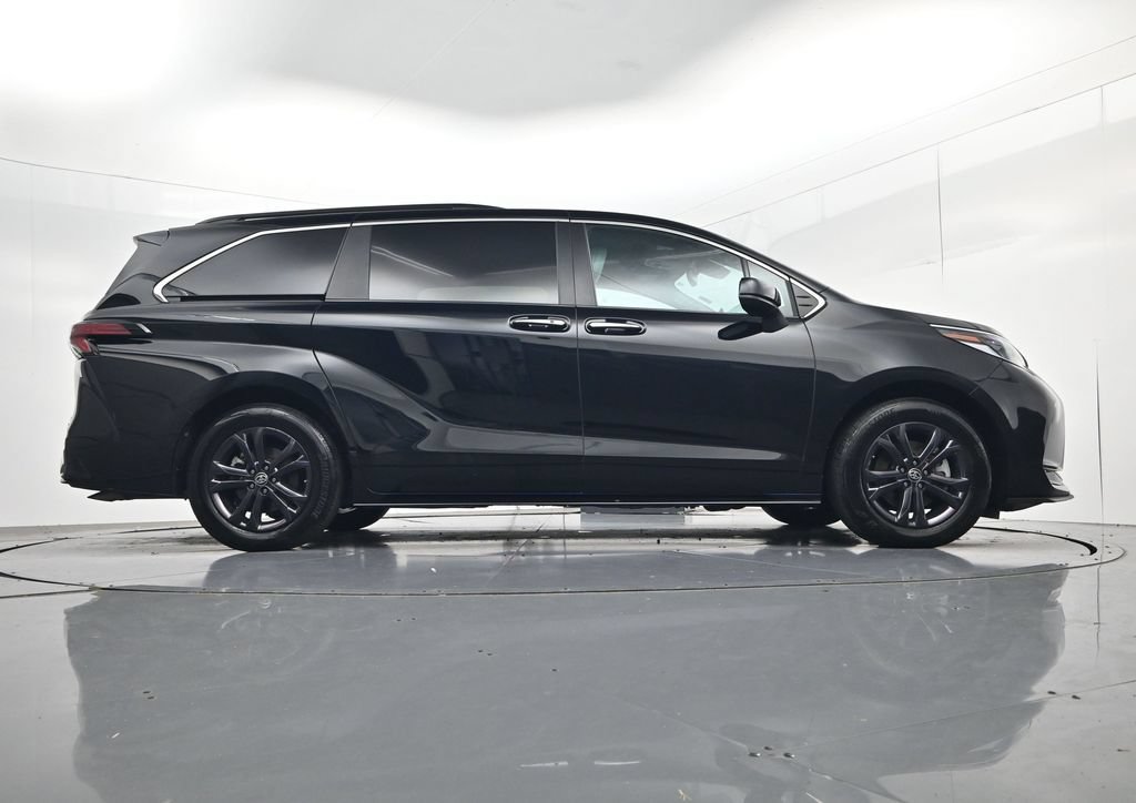 Used 2024 Toyota Sienna XSE w/ XSE Plus Package AWD/4WD image 42