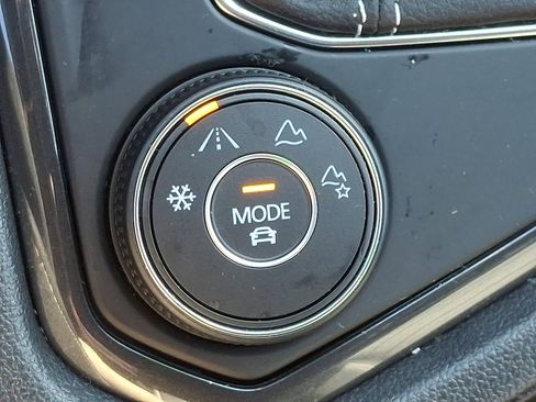 Used 2022 Volkswagen Tiguan SEL R-Line image 26