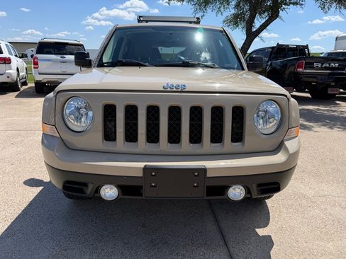 Used 2017 Jeep Patriot Sport AWD/4WD image 2