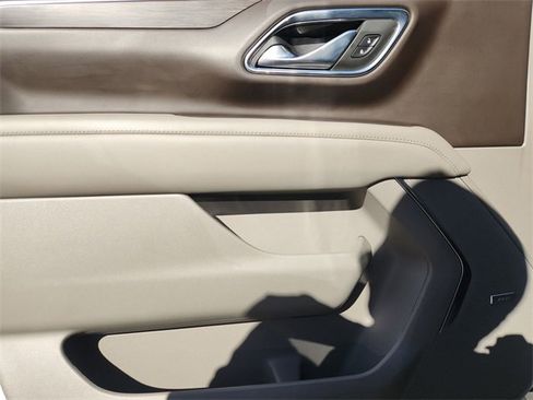 Used 2023 Chevrolet Tahoe Z71 w/ Luxury Package image 22