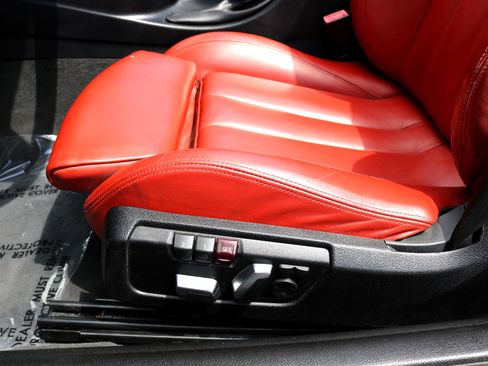 Used 2020 BMW M4 Convertible w/ Executive Package image 23