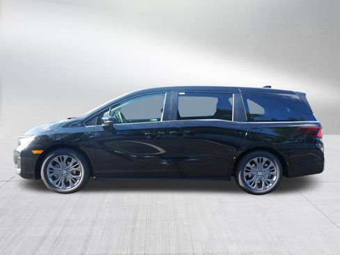 New 2026 Honda Odyssey Touring image 4