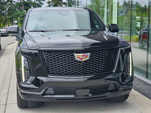 Certified 2026 Cadillac Escalade ESV Sport w/ Touring Package AWD/4WD image 8