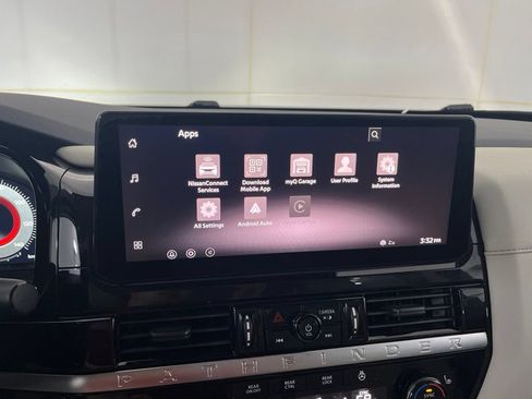 Used 2026 Nissan Pathfinder SL AWD/4WD image 69