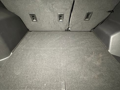 Used 2023 Chevrolet Equinox LT image 22