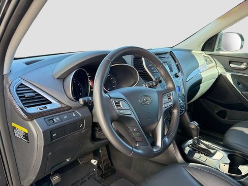 Used 2016 Hyundai Santa Fe SE w/ Option Group 02 FWD image 9