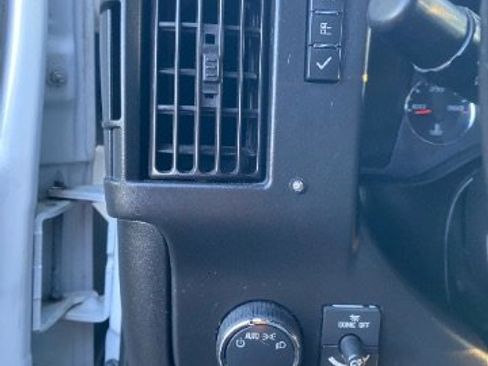 Used 2017 Chevrolet Express 3500 LS image 28