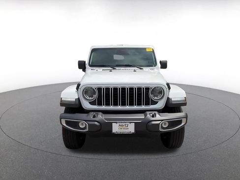 Used 2025 Jeep Wrangler Unlimited Sahara AWD/4WD image 4