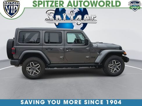 Used 2025 Jeep Wrangler Unlimited Sahara AWD/4WD image 10