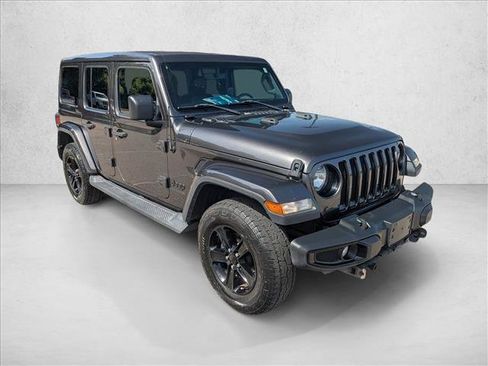 Used 2019 Jeep Wrangler Unlimited Sahara AWD/4WD image 3