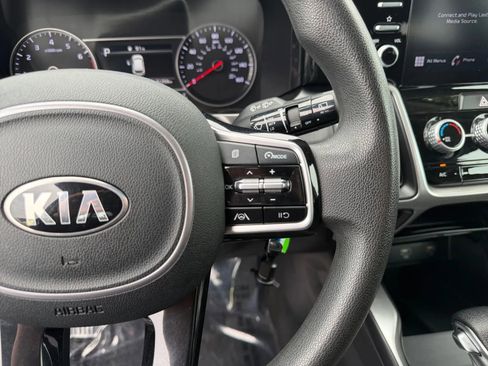 Used 2021 Kia Sorento LX FWD image 23