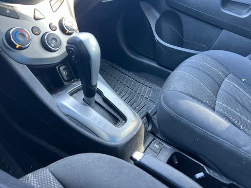 Used 2017 Chevrolet Sonic LT FWD image 22