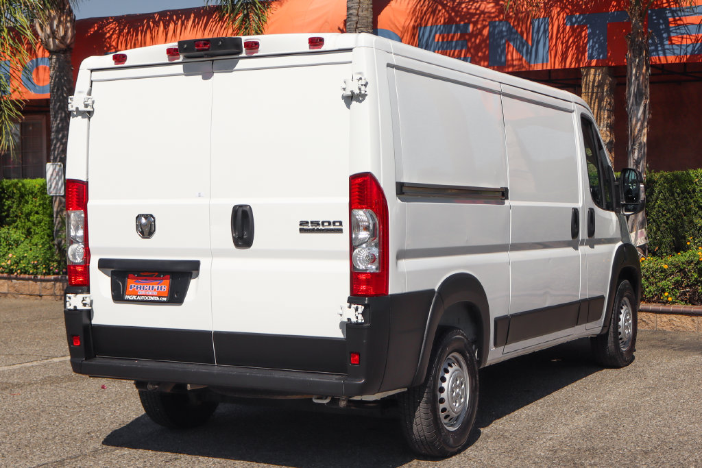 Used 2025 RAM ProMaster 2500 w/ Convenience Group FWD image 9