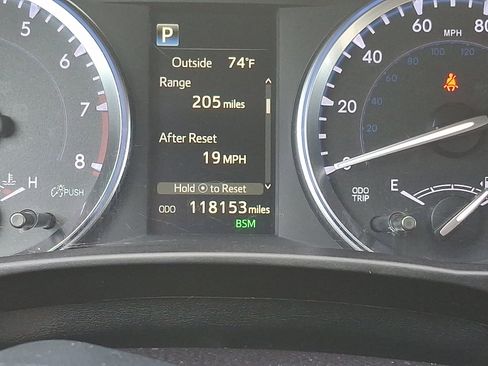 Used 2017 Toyota Highlander XLE w/ Protection Package #3 AWD/4WD image 2