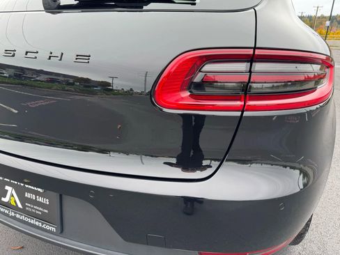 Used 2018 Porsche Macan image 16