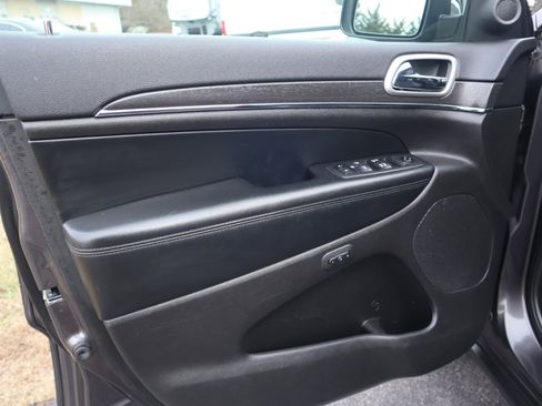 Used 2018 Jeep Grand Cherokee Limited image 56