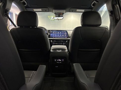 New 2026 Chevrolet Traverse LT w/ Driver Confidence Package AWD/4WD image 23