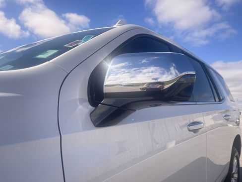 Used 2023 Chevrolet Tahoe Premier w/ Premium Package image 11