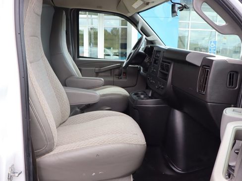 Used 2019 Chevrolet Express 2500 w/ Driver Convenience Package RWD image 17