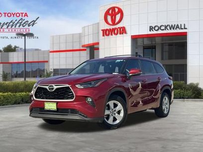 Used 2023 Toyota Highlander LE
