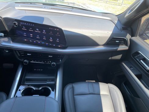 Used 2025 Chevrolet Suburban RST w/ Advanced Technology Package AWD/4WD image 13