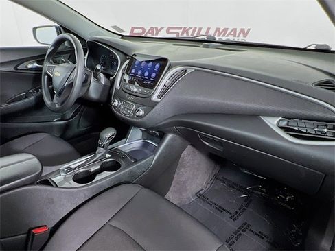 Used 2024 Chevrolet Malibu LT image 36