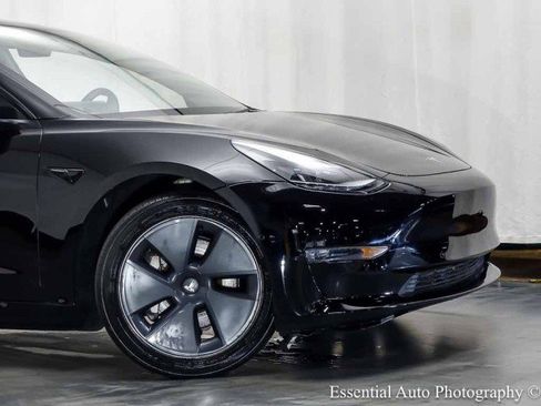 Used 2022 Tesla Model 3 RWD image 2