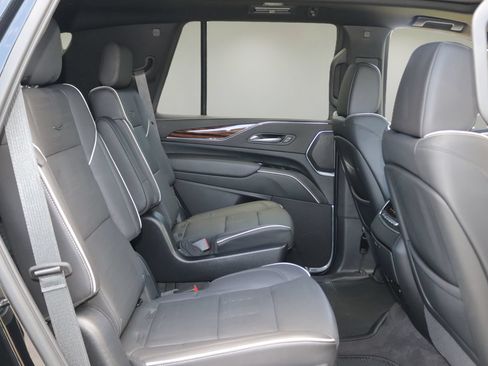 Certified 2023 Cadillac Escalade Premium Luxury w/ LPO, Radiant Package AWD/4WD image 17