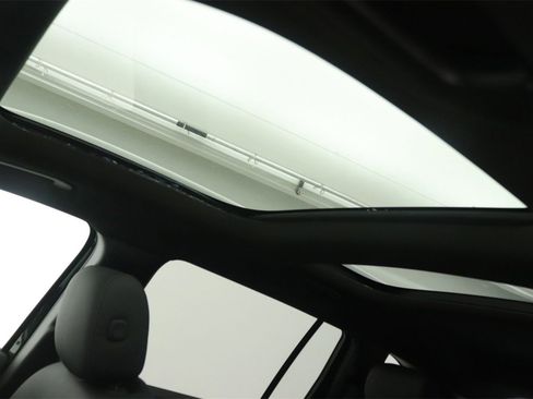 New 2026 Mercedes-Benz GLB 250 image 14