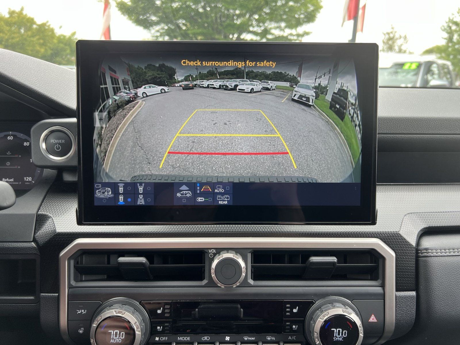 Used 2025 Toyota 4Runner Limited AWD/4WD image 19
