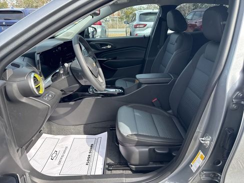 New 2026 Chevrolet Trax LT image 9