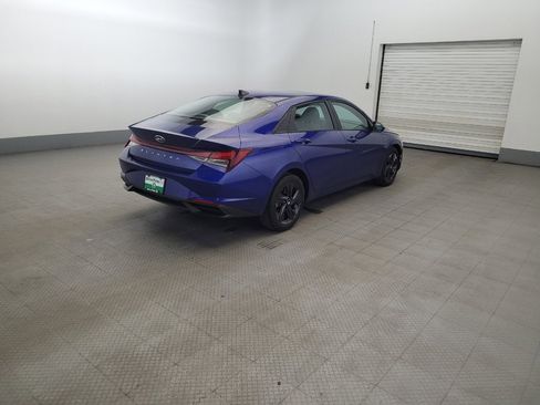 Used 2023 Hyundai Elantra SEL w/ Cargo Package FWD image 9