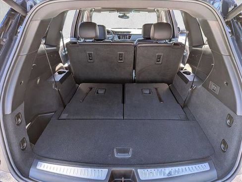 Used 2024 Cadillac XT6 Luxury image 6