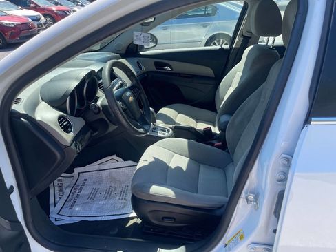 Used 2015 Chevrolet Cruze LT FWD image 21