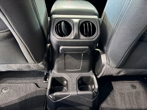 Used 2021 Jeep Gladiator Sport image 22