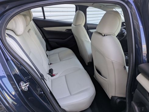 Used 2020 MAZDA MAZDA3 AWD Sedan w/ Premium Package image 31